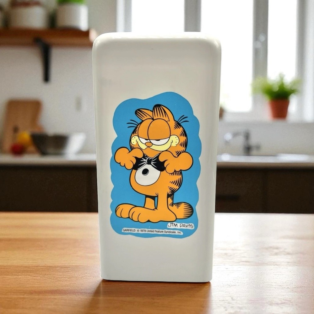 1978 Vintage Garfield In Bow Tie Dixie Cup Countertop Dispenser White Plastic